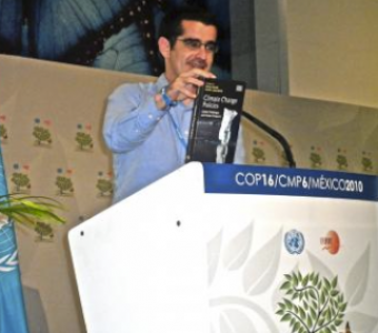 Presentación del Libro Climate Change Policies: Global Challenges  en Cancún